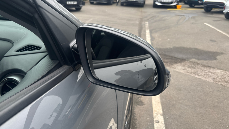 Hyundai KONA 100kW Premium 39kWh 5dr Auto Electric Hatchback